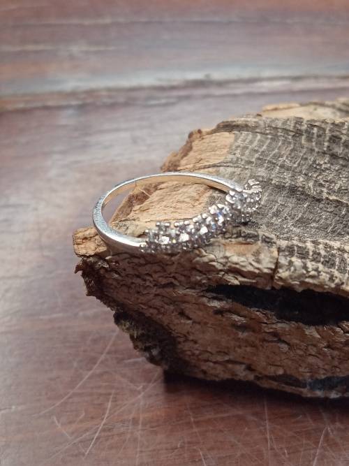 Sterling silver ladies ring Size: Q