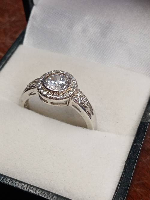 Sterling silver ladies ring Size: P