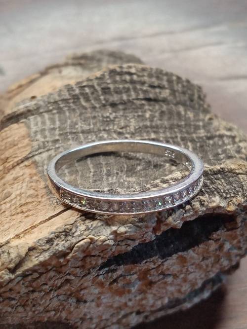 Sterling silver ladies ring Size: R