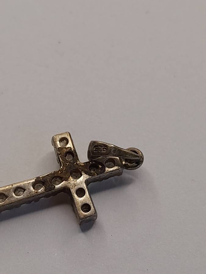 Sterling silver cross pendant