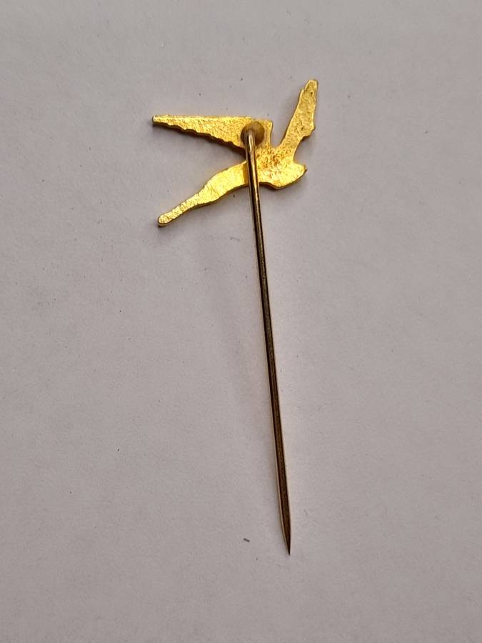 Mini flying SAA springbok pin