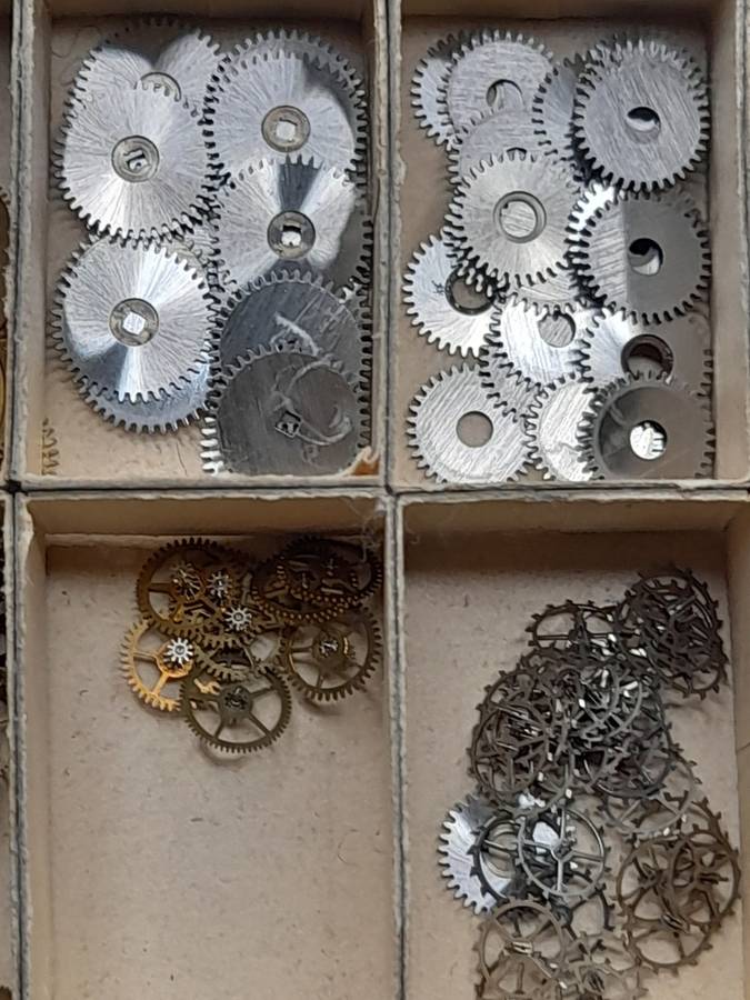 Watch parts for steampunk/repairs