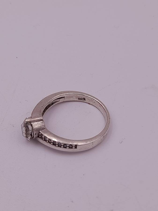 Sterling silver ladies ring Size: M NO BOX