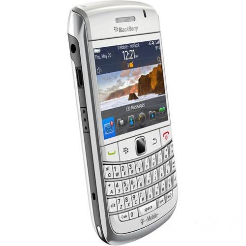 BlackBerry Bold 9780 - Black/White (Unlocked) Smartphone+ free 8GB memory card