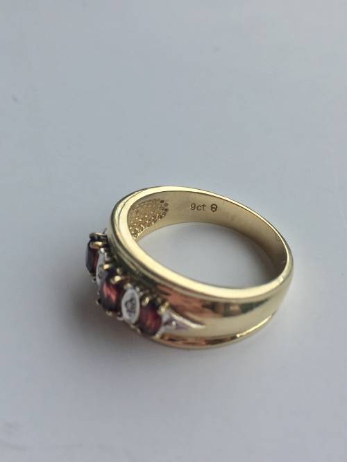 9ct Gold GENUINE Diamond AND  Garnet Ring