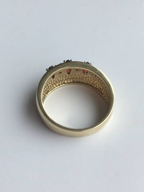 9ct Gold GENUINE Diamond AND  Garnet Ring