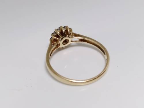 9ct Gold Diamond engagement ring - PRE=OWNED