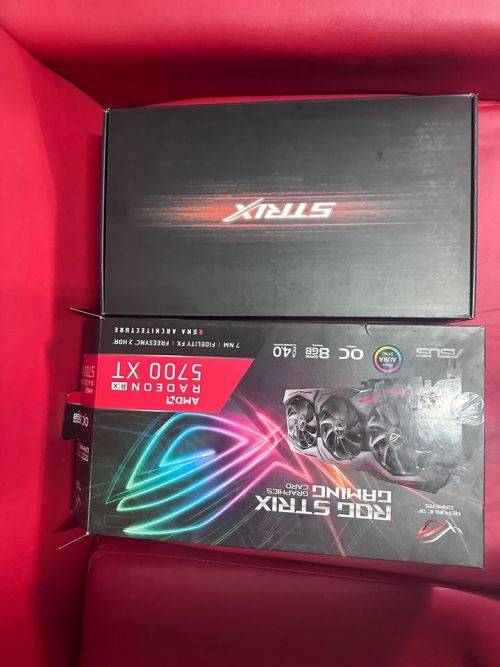 ASUS ROG Strix RX 5700 XT OC Edition 8GB GDDR6 Graphics Card/256-bit Memory ( I month old)