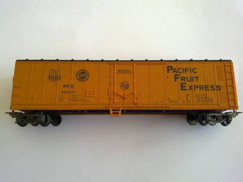 Lima Pacific Fruit Express Coach - R1 start