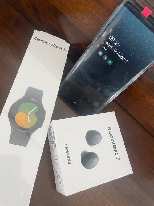 Samsung Galaxy Note 8 + Samsung Galaxy Watch 5 + Samsung Buds 2