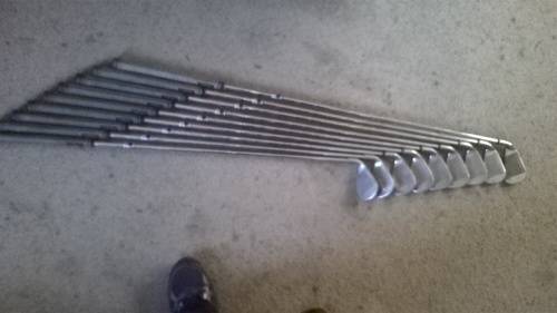 GOLF CLUBS CALLAWAY X18`S SET OF 9 IRONS