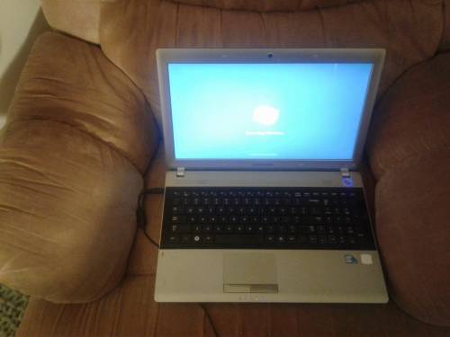 SamsungRV511-15.6 laptop Intel Core i5-480M@2.70GHz 4GB RAM, 618GB 1.7GB Graphics+Speakers Very Loud