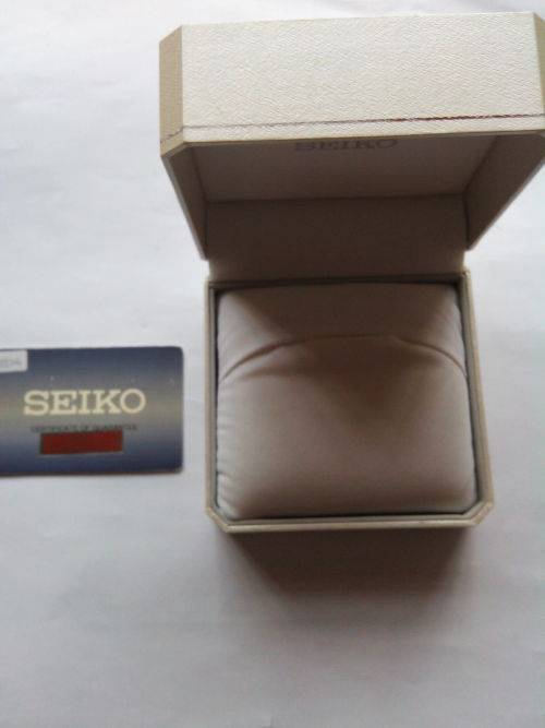 SEIKO DISPLAY WATCH BOX - HAVE A LOOK