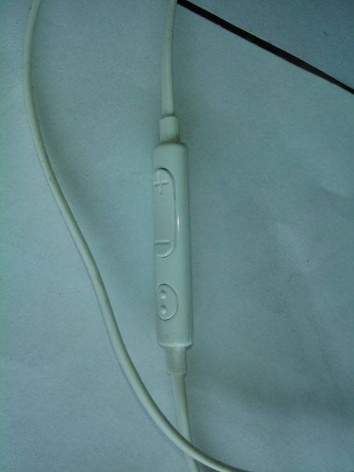 Wired Samsung Earphones With Mic (White, Tested & Working)