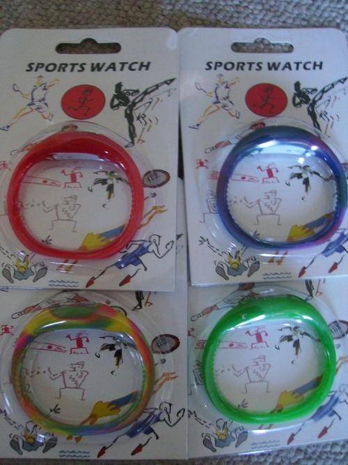 WORLD FAMOUS HEALTH/SPORTS WATCH