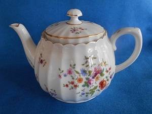 Exquisite floral Wurttemberg (Bavaria) fine bone china teapot with gilt edging