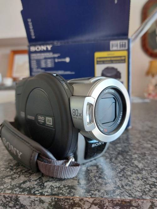 Sony Digital Video Camera Recorder DCR-DVD808E