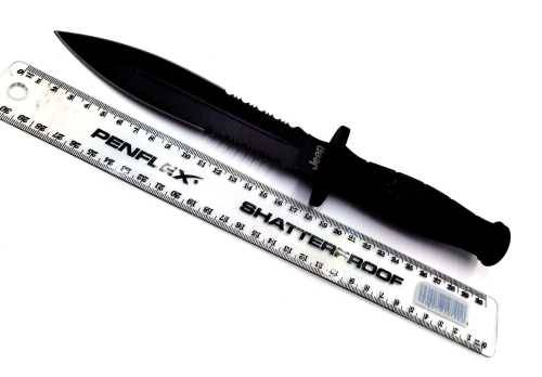 Hunting Dagger with rubber grip