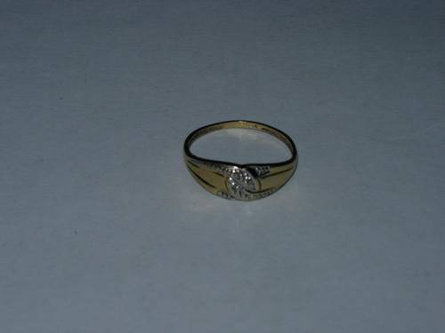 9ct Yellow and White Gold Ring