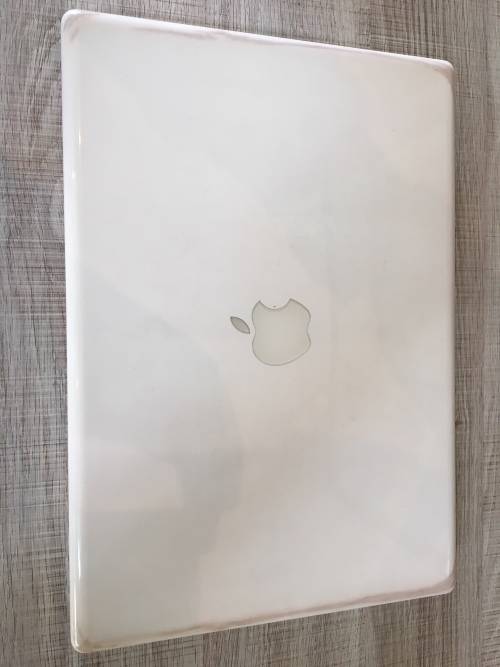 MACBOOK WHITE 13" INTEL CORE 2 DUO @ 2.13GHz 2.13GHz, 2GB RAM, 320GB HDD, OS X EL CAPITAN