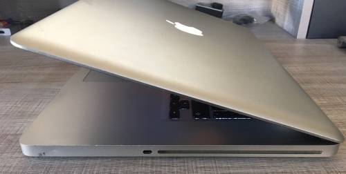 MACBOOK PRO i5, 15" INTEL CORE i5 CPU @ 2,40GHz, 1TB HDD, 4GB RAM, MacOS SIERRA