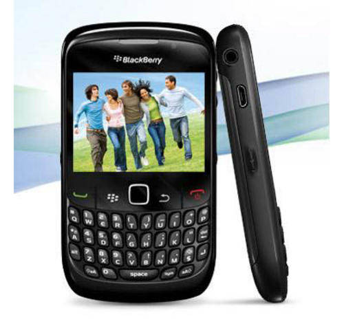 BLACKBERRY 8520 CURVE USED IN BOX. IN EXELLENT CONDITION .LOCAL STOCK
