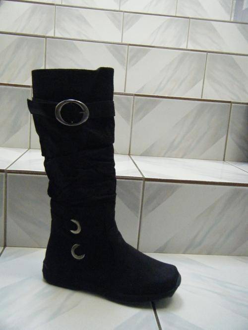 Black lady fashion boots
