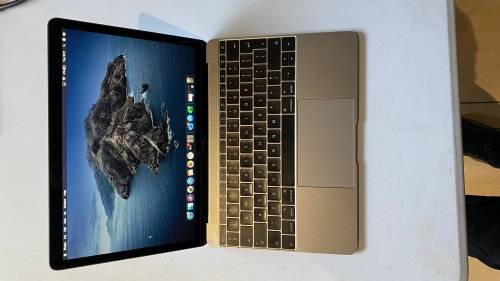 Apple MacBook 12 Retina (2016 Model)