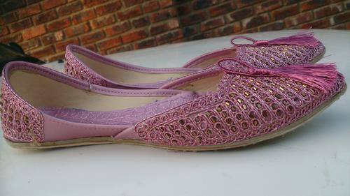 Very scarce fashionable Royal Indian handmade ladies footwear