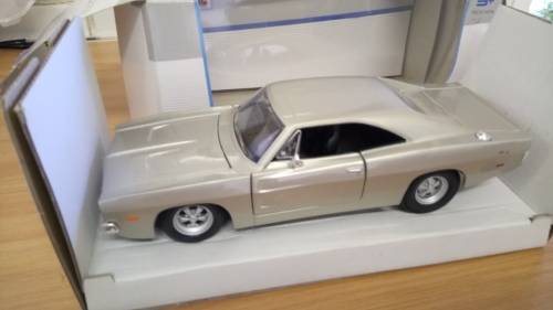 1969 Dodge Charger RT Maisto 1.24