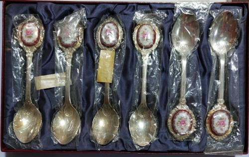 Pink Rose Motif Teaspoon Set in Fancy Box