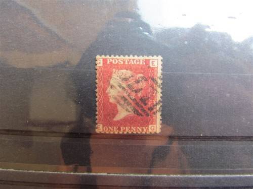 **R1 START** 35 X GB VICTORIA PENNY REDS ON CARDS - 1 BID FOR ALL