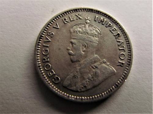1934 6d pence  Silver Excellent Condition Cat. value = R1000.00