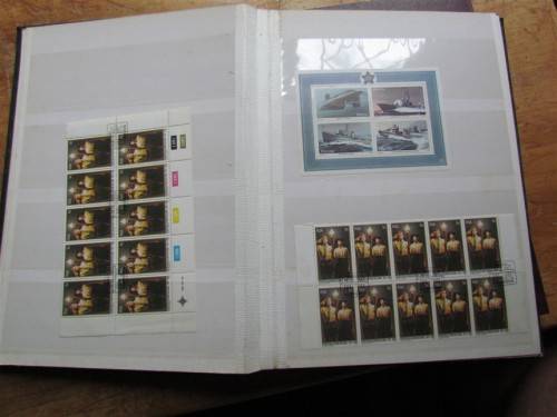 $$CRAZY R1 START$$ 2 X ALBUMS + STAMPS + SHEETS + MINI SHEETS *ALBUMS SHOW RUST SPOTS