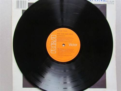 EURYTHMICS - WE TOO ARE ONE - VINTAGE VINYL LP