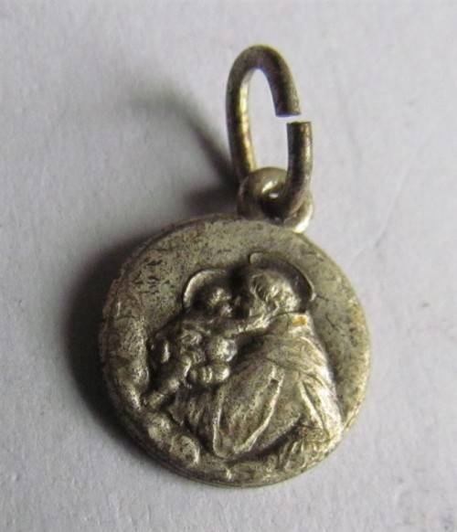 SMALL ST CHRISTOPHER PENDANT