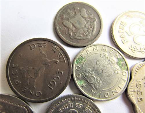 INDIA COINS ASSORTMENT  - ALL FOR 1 BID