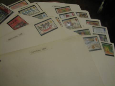 crazy R1 StaRT - 1966 t0 1995 GB Xmas stamps - sorted by year !!! 100's
