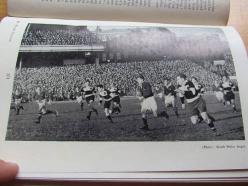 DANIE CRAVEN ON RUGBY - OLD BOOK WITH ORIGINAL SLIP - R1 START !!!!!!