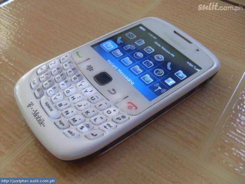 BLACKBERRY 8520 White few weeks old
