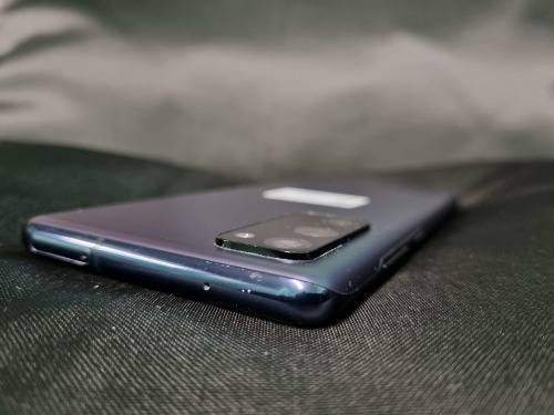 Samsung Galaxy S20 FE (No Charger)