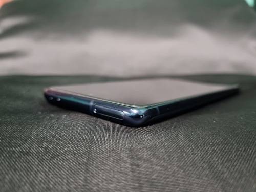 Samsung Galaxy S20 FE (No Charger)