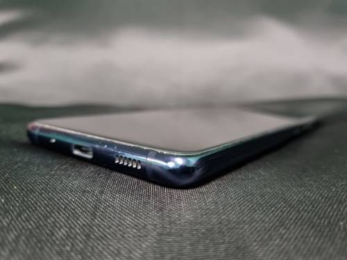 Samsung Galaxy S20 FE (No Charger)
