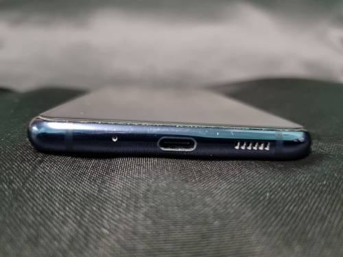 Samsung Galaxy S20 FE (No Charger)