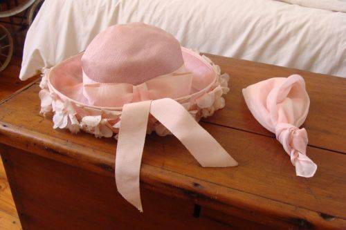 Beautiful Vintage Ladies Hat and Matching Scarf.