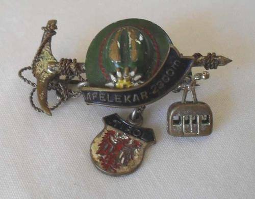 Beautiful Vintage Brooch.