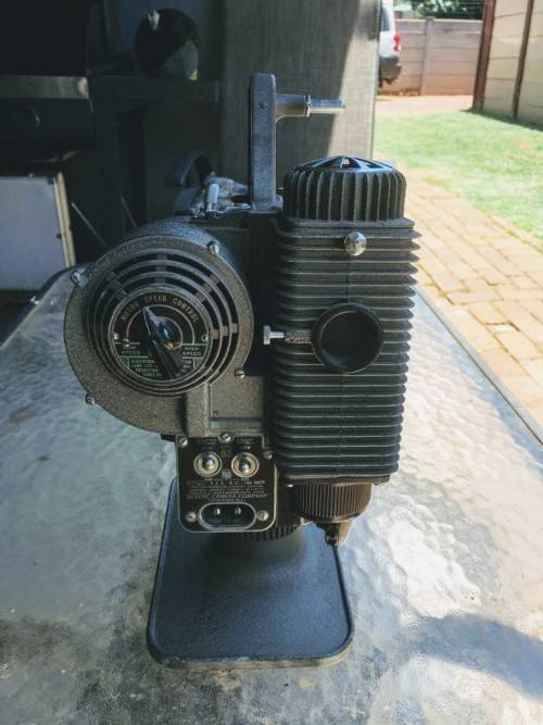 Stunning Vintage 1940's Revere Eight Film projector
