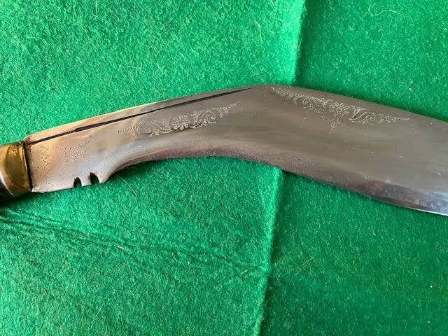 KUKRI KNIFE LION ON HANDLE