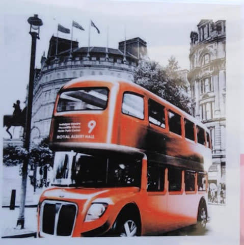 Diamond Painting Red Bus