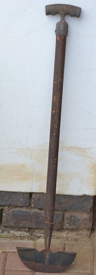 Vintage shovel